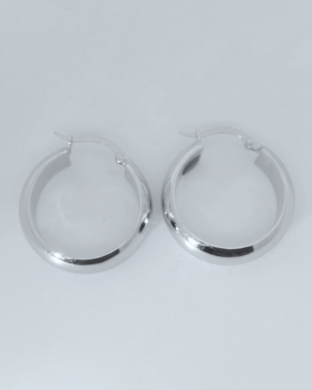 14K WHITE GOLD HOOP EARRINGS