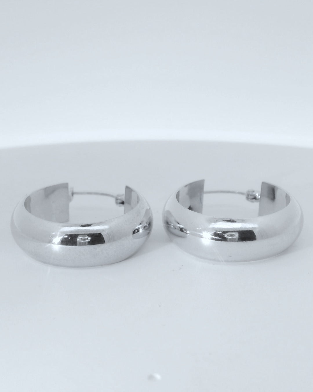 14K WHITE GOLD HOOP EARRINGS