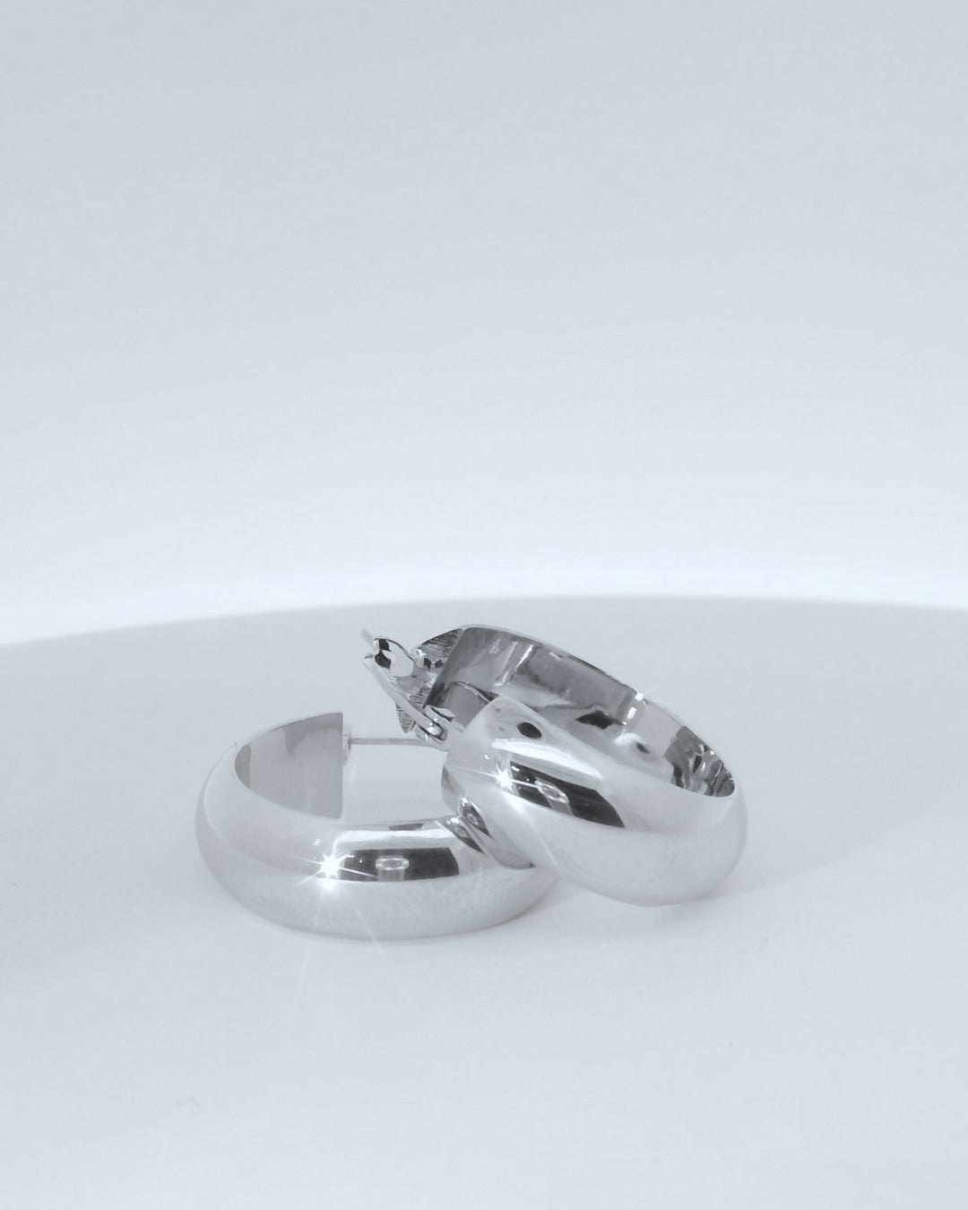 14K WHITE GOLD HOOP EARRINGS