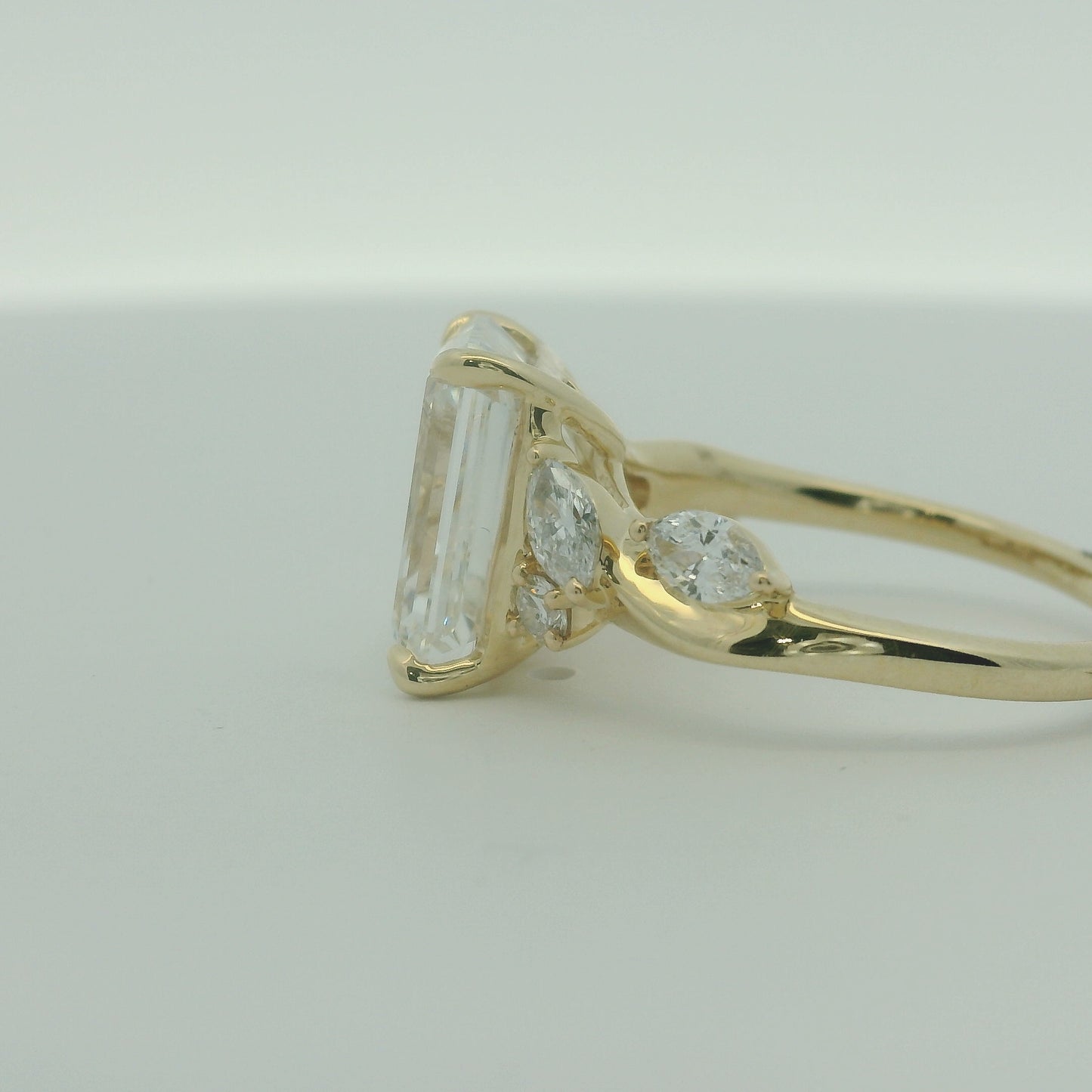 14K YELLOW GOLD EMERALD/MARQUISE/ROUND DIAMOND LAB GROWN 5.50CTW SIZE 7 4.8G