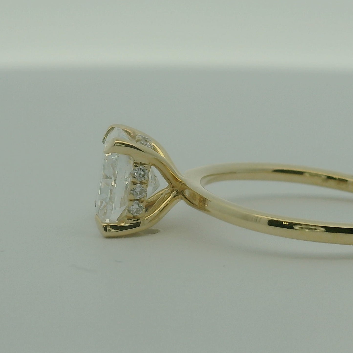 14K YELLOW GOLD ROUND/CUSHION DIAMOND LAB GROWN 2.10CTW SIZE 7 2.6G