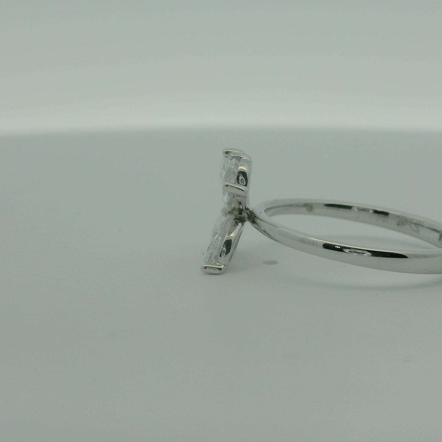 14K WHITE GOLD PEAR/MARQUISE DIAMOND LAB GROWN 1.10CTW SIZE 7 2.5G
